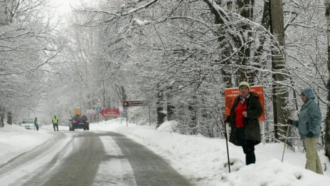 Възстановено е движението по пътя между Драгалевци и Алеко 