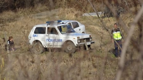 Деца откриха мъртва жена в канал в село Лесура