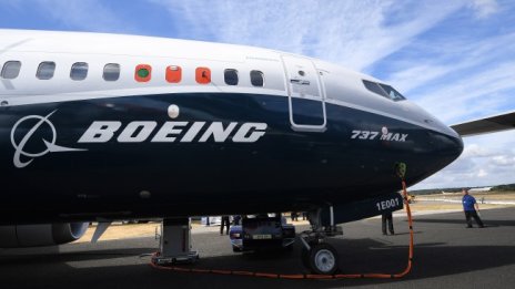 Нови драми с Boeing 737 Max: Електрически проблеми отново го заземиха