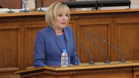 Манолова иска от служебния кабинет да продължи ревизията на ГЕРБ 