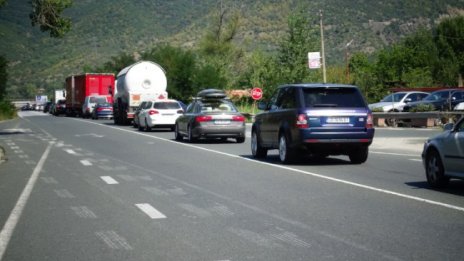 Опашки се образуваха по границата с Гърция 