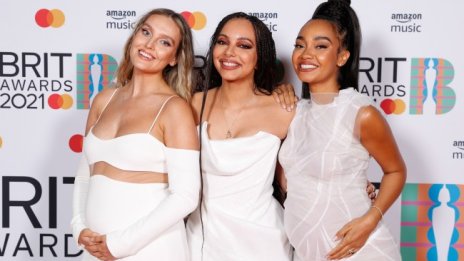 Пери Едуардс от Little Mix като морска сирена