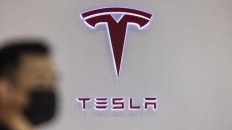 Илон Мъск представи най-екстремната Tesla 