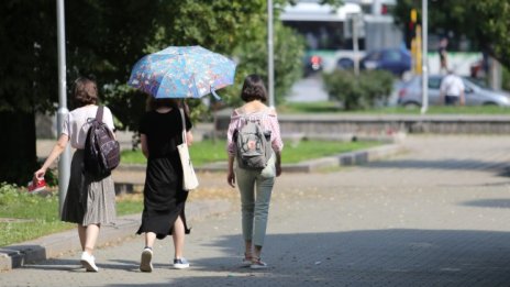 И днес се очакват дъждове и горещини, температурите - до 36 градуса