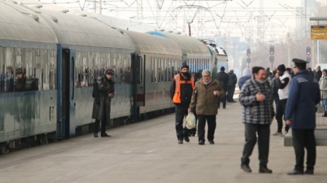 Големи закъснения на влаковете на Централна жп-гара 