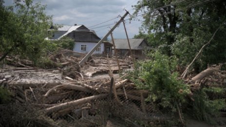 800 населени места в Украйна без ток заради лошото време