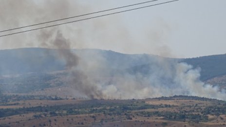 Загасен е големият пожар до село Бучино