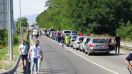 500 блокираха Е-79 заради новите мерки срещу COVID-19