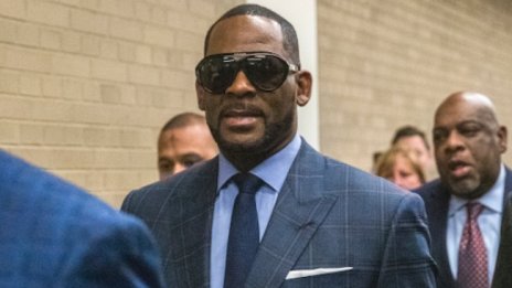 R.Kelly беше признат за виновен за сексуален трафик и изнудване