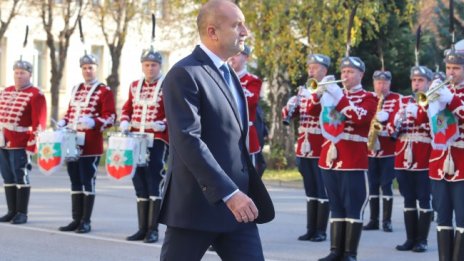 Радев смаян от Борисов: Позорни внушения за медиците ни!