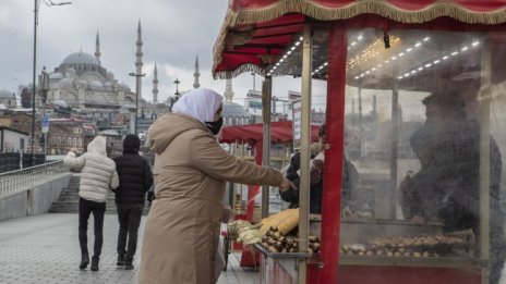 Повече секции ще има в Турция за изборите 2 в 1 