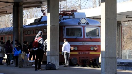 Влак прегази мъж в Бургаско