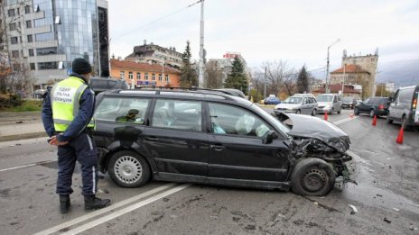 В кадър: Зрелищната катастрофа в София