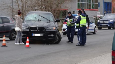 Две коли са се ударили край Благоевград, няма пострадали 