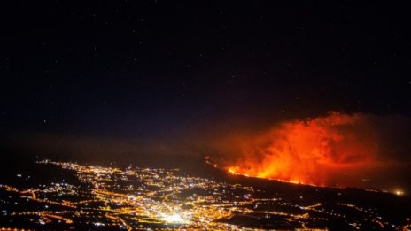 Токсични газове от вулкан блокира хиляди на о-в Ла Палма