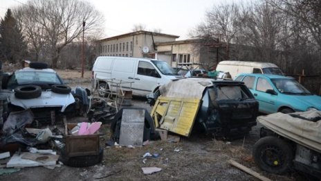 Отмъкват коли за минута, джаджи ги отключват безшумно