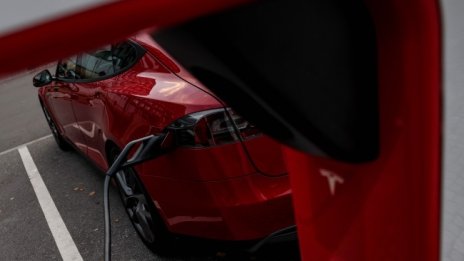 Защо мъж взриви Tesla за 100 хил. долара?