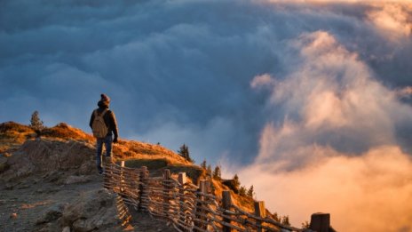 Захладнява, облаци и дъжд в петък, градусите до 9°