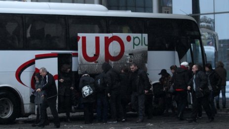 Българи чакат 18 часа в автобуси на сръбско-унгарската граница