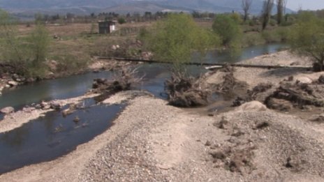 Установен е незаконен добив на баластра в област Ловеч