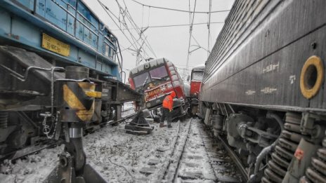 Движението на влаковете през гара Илиянци е възстановено