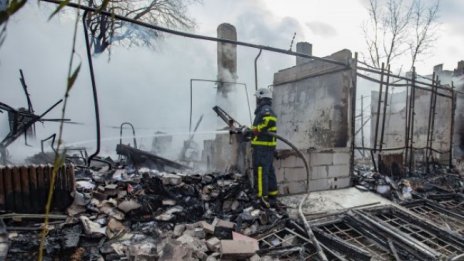 Двама души загинаха при пожар в село Габровница