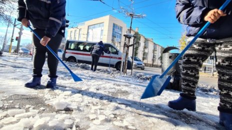 Глоби за търговски обекти в София заради непочистен сняг