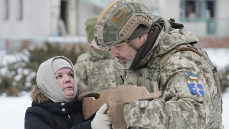 Инвазия в Украйна ще доведе до милиони бежанци 