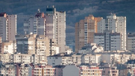 Общински блок в Бургас само за висшисти и млади семейства 