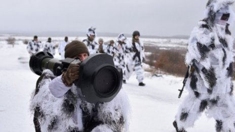 Самоубийствата на военни в Украйна - скритата цена на продължаващия конфликт 