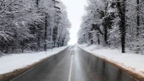 АПИ с предупреждение за обилни валежи в Западна България