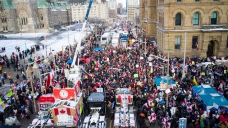 Над сто задържани при опит да се прекратят протестите в Отава