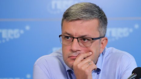 Биков: Гражданите са разтревожени от повърхностното мислене на Петков