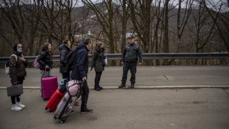 ЕС праща палатки, лекарства и защитно облекло на Украйна 