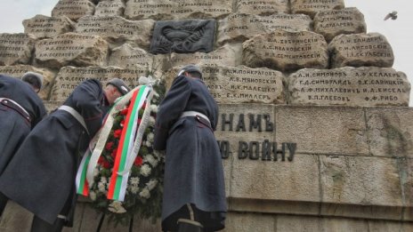 Поднесоха венци и цветя пред Докторския паметник за 3 март