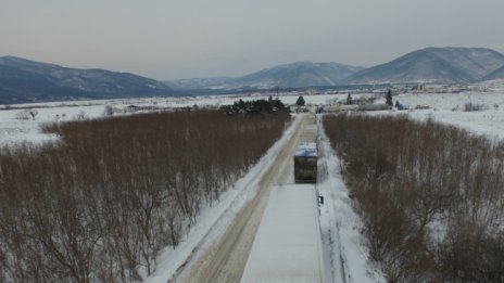 Ограничават движението на ТИР-ове през проходите заради снеговалеж