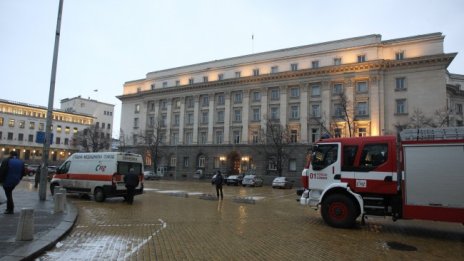 Сигнал за бомба в Парламента, на място има полиция и пожарна