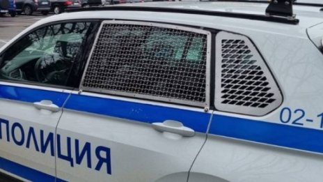 Задържаха двама за побой над възрастен мъж