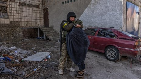 Обвинение към Москва: Насила отвеждала жителите в Русия от Мориупол