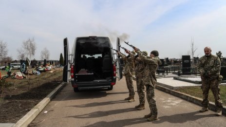 Руснаците отвличат журналисти в Украйна, молят ги да разпространяват пропагандата им