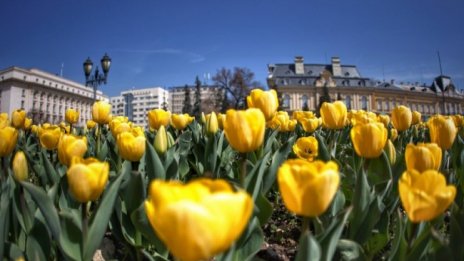 Остава топло и утре с максимални температури между 19° и 24°