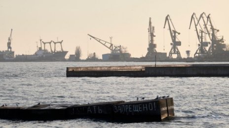 Моряците на "Царевна" имат храна и вода за още 10 дни