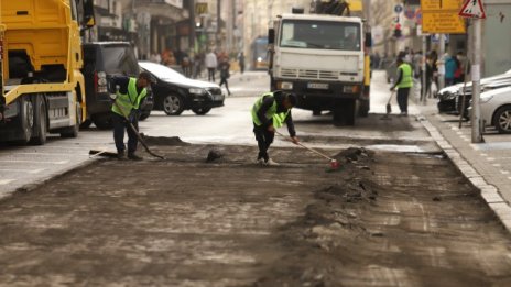 Пътищата ни в трагично състояние, но остават и без ремонти