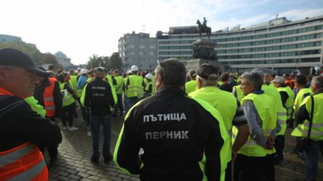 Пътищари на протест в сряда пред Народното събрание 