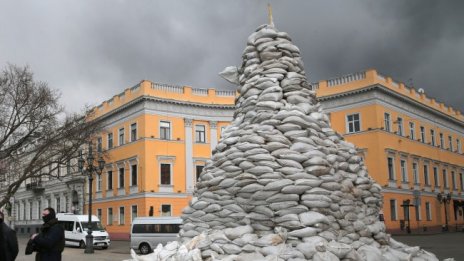 Ракетен удар по Одеса, има жертви и ранени