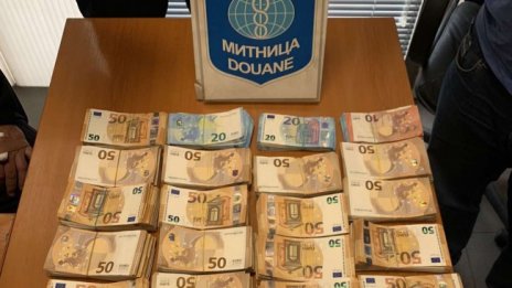 Турчин опита да пренесе 234 950 евро през Капитан Андреево