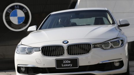 BMW строи уникален завод в Унгария