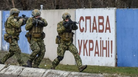 Украйна осъди двама руски войници за военни престъпления