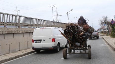 В София влиза в сила забраната за движение на каруци