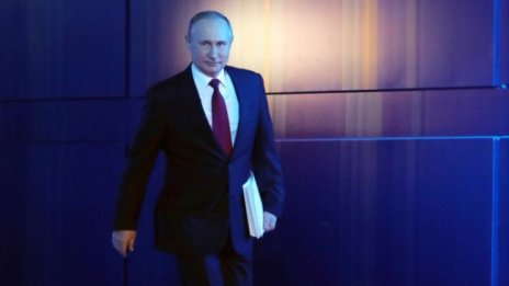 Путин се сравни с Петър І, прибалтийските републики реагират остро